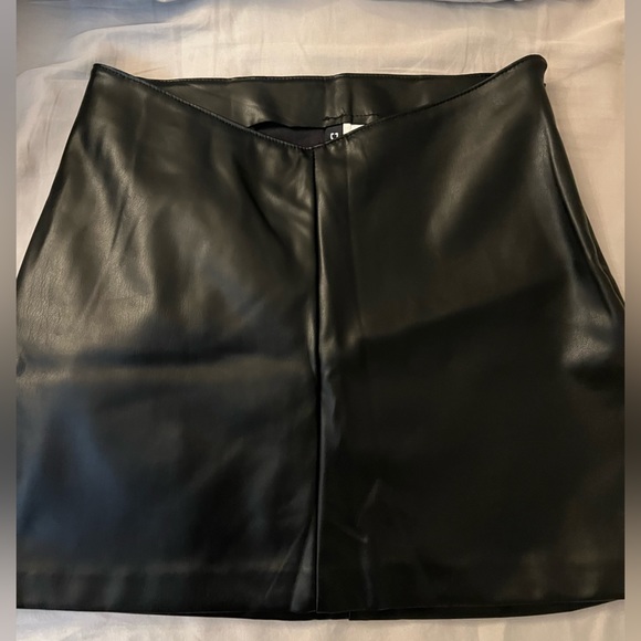 H and M leather skirt - Picture 4 of 5